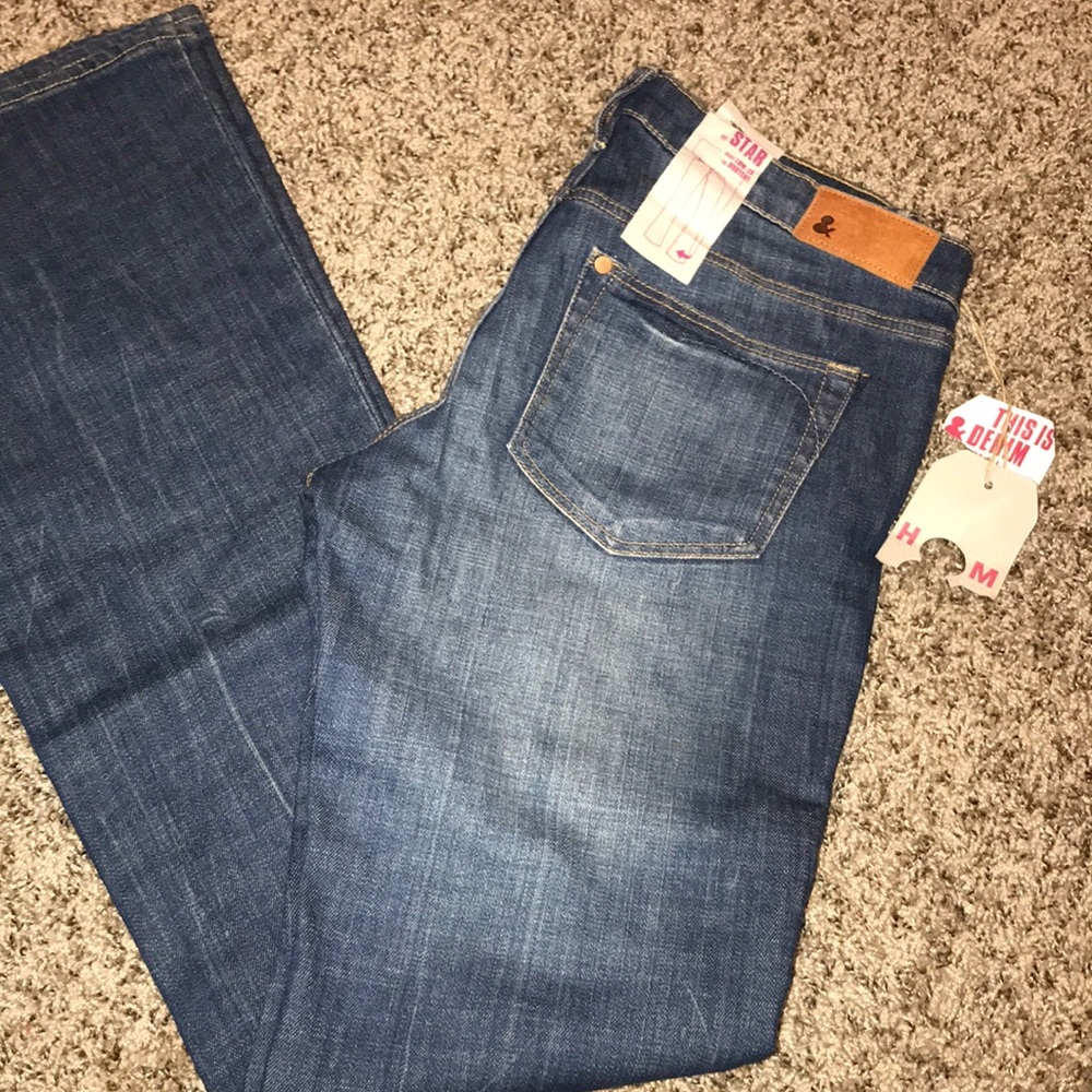 Bootcut Jeans Size: 29 Lowrise. Inseam: 33